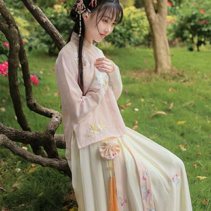 雨縑縑意漢服，清新刺繡襦裙?jié)h服圖片