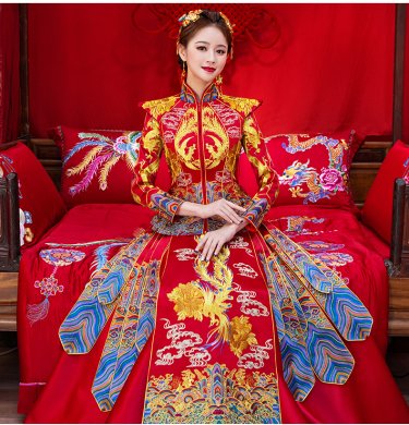 花開牡丹中式禮服，古韻悠揚(yáng)奢華刺繡新娘禮服